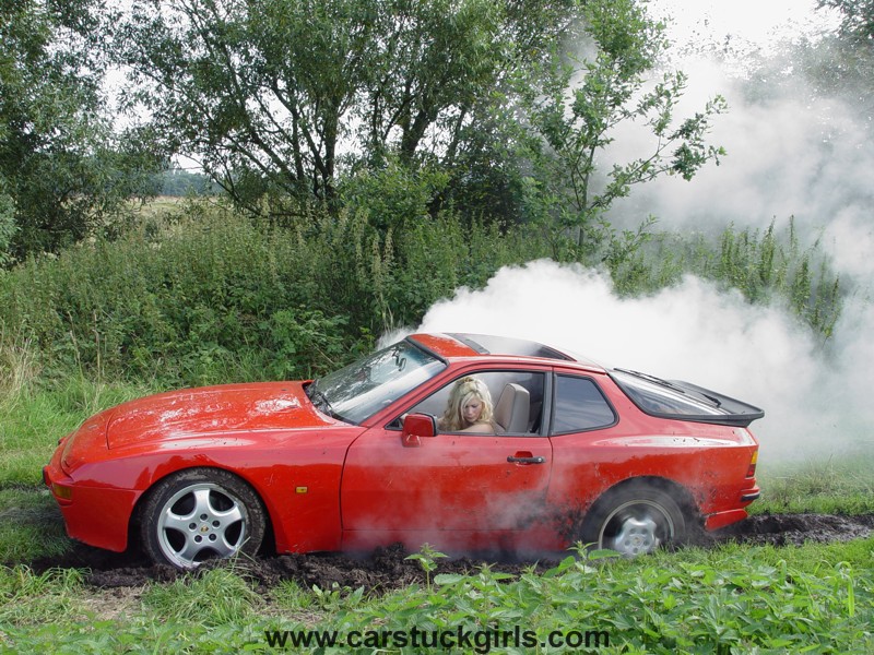 Porsche 944 rubber burning and mud stuck